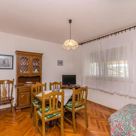 Apartamento Jerko Jezera